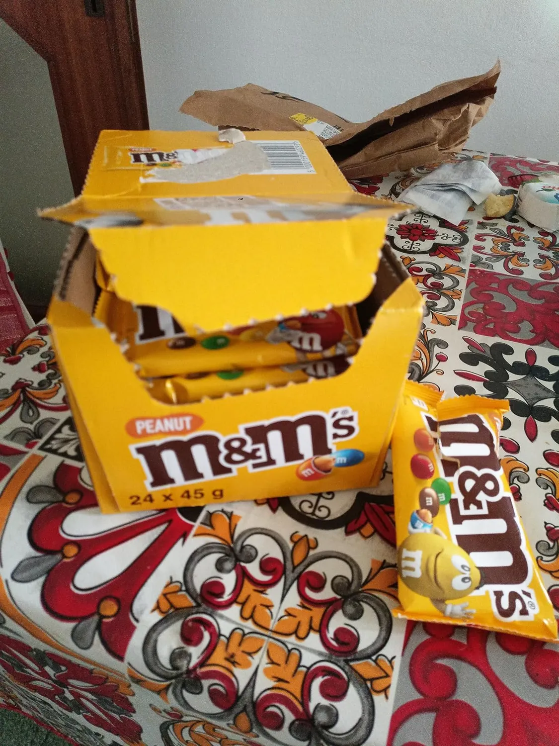 M&M's Peanut confetti cioccolato arachidi 24x45g