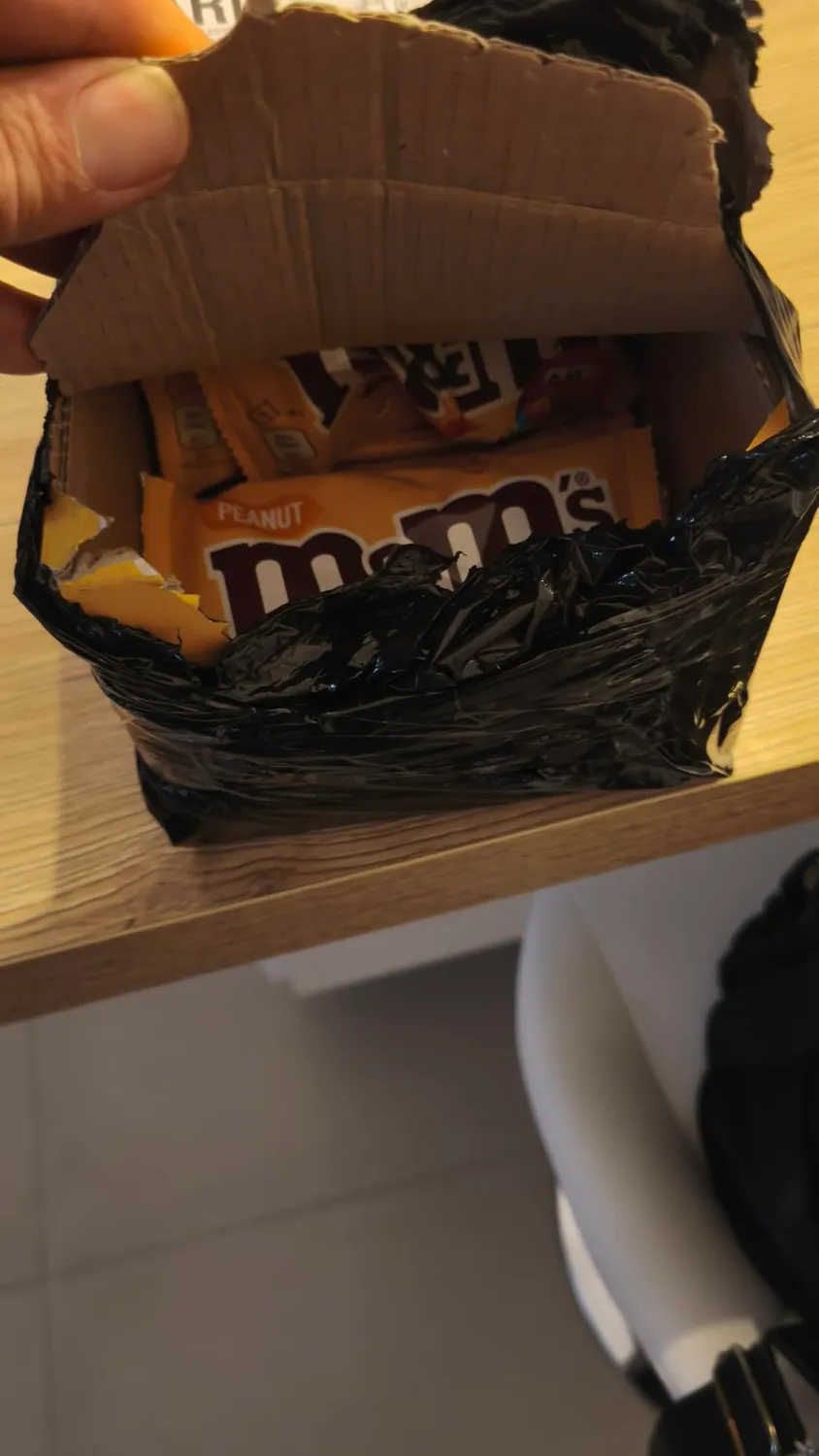 M&M's Peanut confetti cioccolato arachidi 24x45g